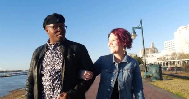 Couple Walking Levy Date Talking Each Other — Vídeos de Stock