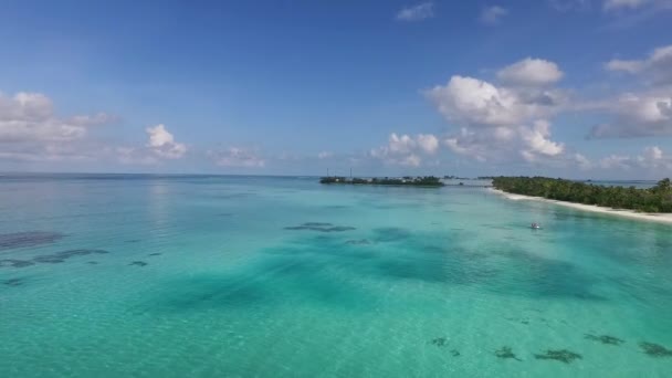 Plano Panorámico Puente Entre Las Islas Las Maldivas Full — Vídeo de stock