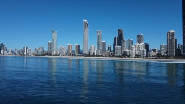 Revealing Drone View Iconic Gold Coast Skyline Rising World Famous — Stockvideo