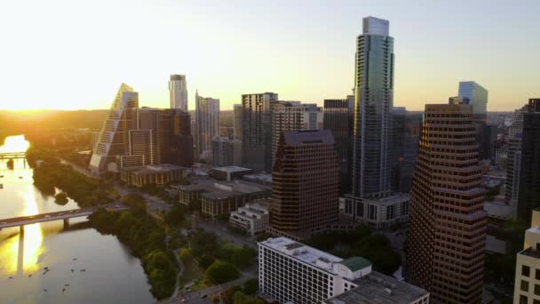 Austin Skyline Colorado River Καλοκαιρινό Ηλιοβασίλεμα Στις Ηπα Aerial Panorama — Αρχείο Βίντεο