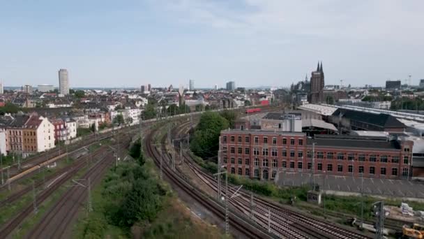 Vuelo Cámara Volando Que Revela Catedral Estación Principal Tren Con — Vídeos de Stock