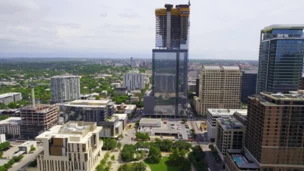 Aerial View Revealing High Rise Construction Site Austin Usa Pan — ストック動画