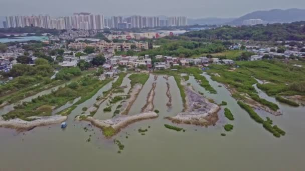 Dynamic Aerial Footage Fishing Village Lau Fau Shan Foreground Big — Vídeo de Stock