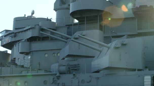 Pan Shot Weapons Uss Battleship Sunset Lens Flare — Wideo stockowe