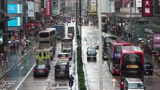 Busy Traffic Rush Hour Rainy Day Mong Kok Hong Kong — Stock video