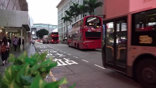 Double Decker Bus Arrives Bus Stop Tsim Sha Tsui Hong — Αρχείο Βίντεο