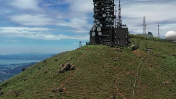 中国香港 亚洲最高的高山大帽山在香港的空中俯瞰拍摄 — 图库视频影像