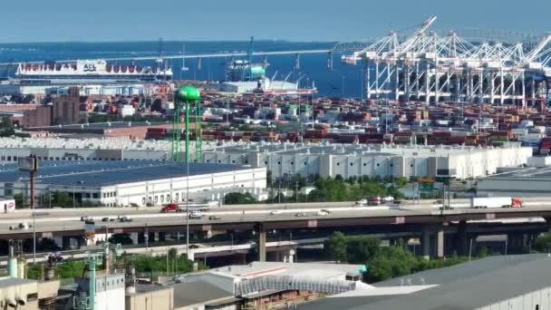 Containerschifffahrt Hafen Den Usa Langzoomaufnahmen Von Frachtern Und Kränen Zum — Stockvideo