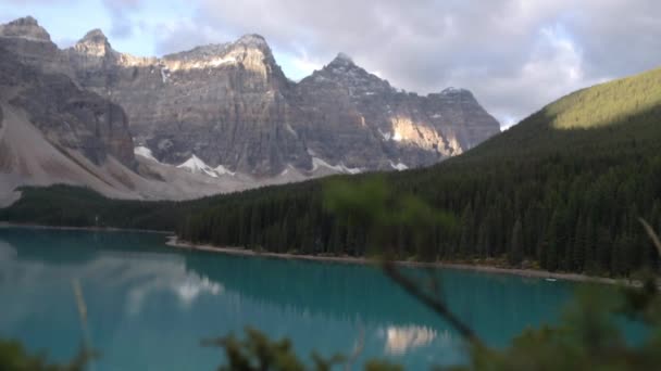 Beautiful Blue Lake Snow Mountains Banff Canada — Stock videók