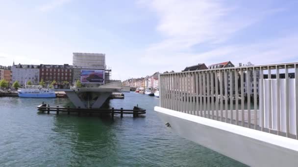 Puente Cierre Después Que Barco Pasó Por Nyhavn Copenhague — Vídeos de Stock