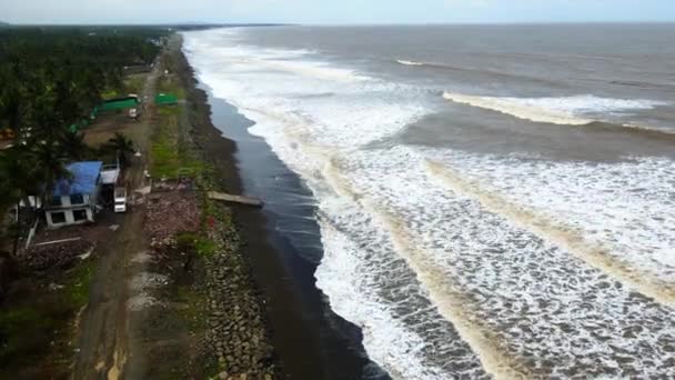 Beach Vasi Rajodi Beach Waves India Mumbai Maharashtra Drone Shot — 图库视频影像