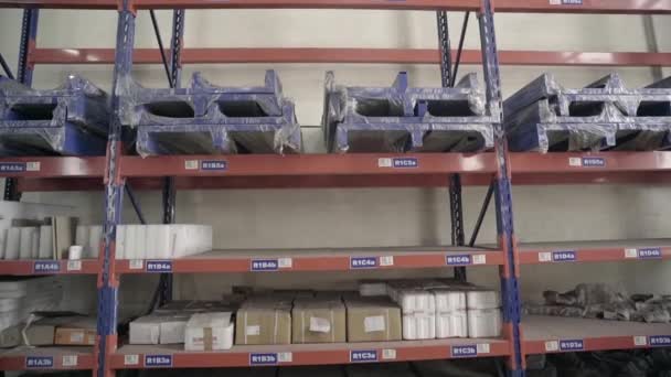 Packed Goods Shelf Warehouse Dolvi Port Maharashtra India Tilt — Video Stock