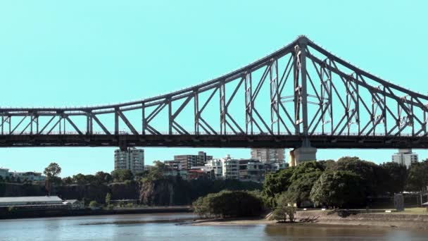 View Story Bridge Brisbane Australia Bright Morning Traffic Busy City — Stock Video