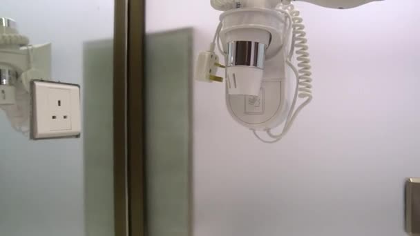 Crystal Clear White Luxury Hotel Bathroom Dolly Backward View — Stockvideo