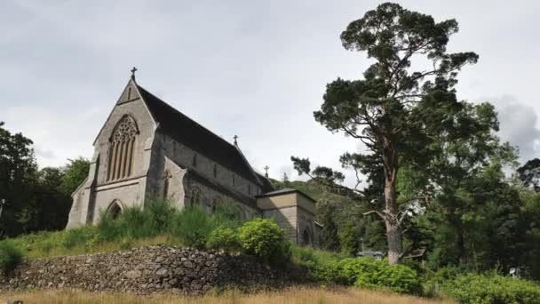 Panning Van Oude Saint Mary Saint Finnan Katholieke Kerk Glenfinnan — Stockvideo