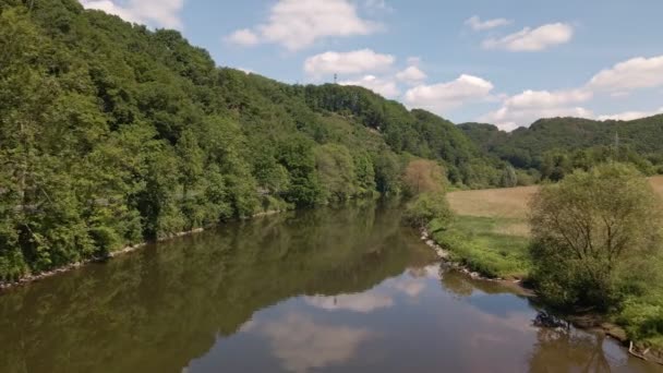 Klidná Řeka Sieg Německém Schladern Krásného Slunečného Rána Pomalý Vzdušný — Stock video