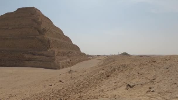 Zicht Piramide Woestijn Stapte Piramide Van Djoser Saqqara Egypte — Stockvideo