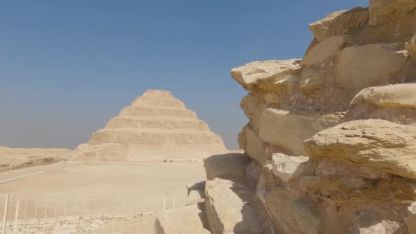Saqqara墓地考古遗址Djoser阶梯金字塔视图 — 图库视频影像