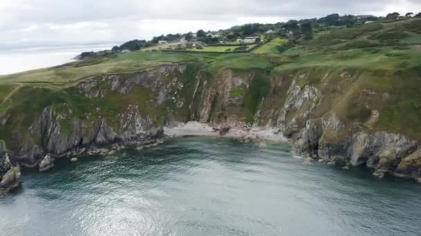 Αεροφωτογραφία Των Όμορφων Βράχων Του Howth Ιρλανδία — Αρχείο Βίντεο