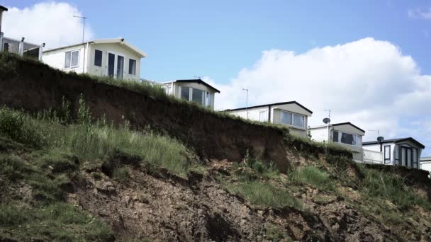Holiday Homes Dangerously Close Ledge Cliff — Wideo stockowe