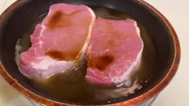 Boneless Raw Pork Chops Cooking Pan Broth Seasoned Soy Sauce — Vídeo de stock