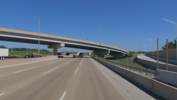 Ταξιδεύοντας Κάτω Από Μια Γέφυρα Στο Markham Illinois Στο I294 — Αρχείο Βίντεο