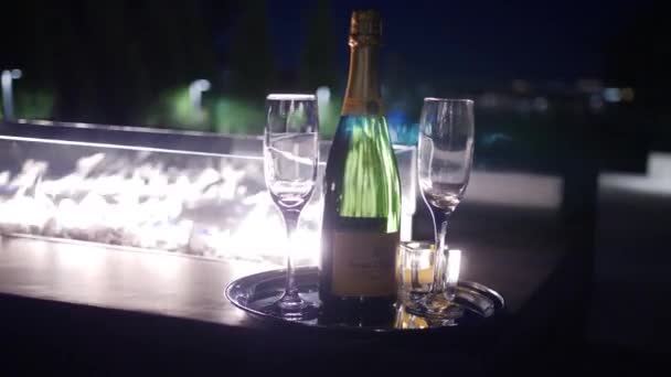 Bottle Veuve Clicquot Champagne Silver Tray Two Glasses Front Fire — ストック動画