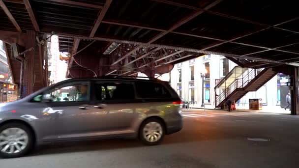 Slow Motion Footage Underpass Traffic Chicago Downtown — Video Stock