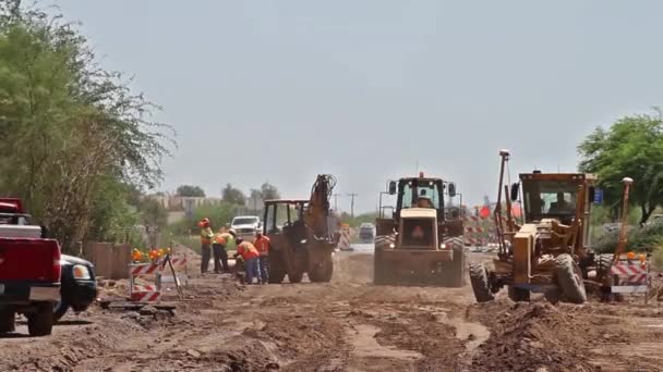 Heavy Construction Equipment Road Building Door Suv Pulling Way — Wideo stockowe