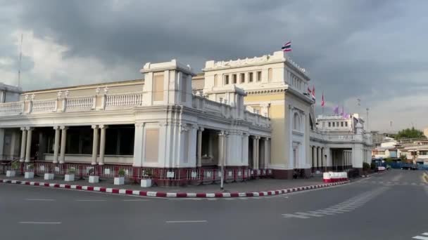 Exterior Hua Lamphong Bangkok Railway Train Station Thailand – stockvideo