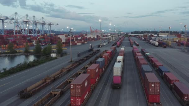 Massive Storage Containers Shipyard Cranes Lined Port Tacoma Washington Aerial — Vídeos de Stock