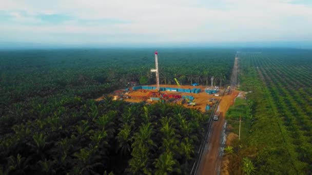 Cinematic Drone Shot Onshore Drilling Workover Rig Structure Rig Equipment — Video