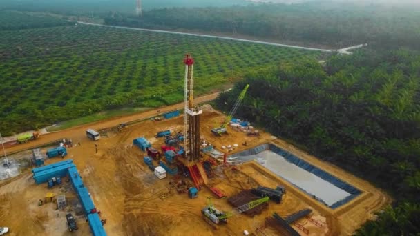 Cinematic Drone Shot Onshore Drilling Workover Rig Structure Rig Equipment — Video