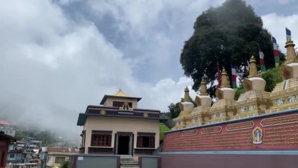 Wide View Stupas Temple Kagyu Thekchen Ling Monastery Lava Kalimpong — ストック動画