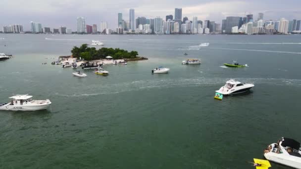 Turistas Barcos Desfrutando Verão Cidade Férias Miami Flórida Aerial — Vídeo de Stock