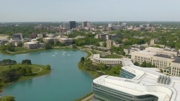 Εγκαθίδρυση Πυροβολισμού Πάνω Από Northwestern University Καλοκαίρι — Αρχείο Βίντεο