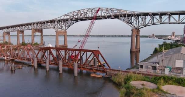 Louisiana Charles Gölü Ndeki Calcasieu Nehri Köprüsü Nün Crane Çekimi — Stok video
