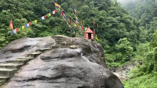 Βίντεο Μακριά Πορτοκαλί Σημαία Ινδουιστικό Αρχαίο Ναό Στη Δυτική Βεγγάλη — Αρχείο Βίντεο
