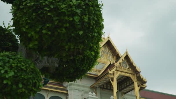 Cinematic Cinematic Travel Footage Monument Grand Palace Bangkok Thailand Sunny — стоковое видео
