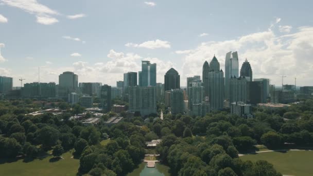 Neuvěřitelné Drone Záběry Midtown Atlanta Piemont Park Jasného Slunečného Dne — Stock video