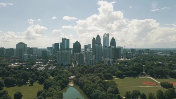 Hermosas Imágenes Aviones Tripulados Midtown Atlanta Piedmont Park Día Soleado — Vídeo de stock