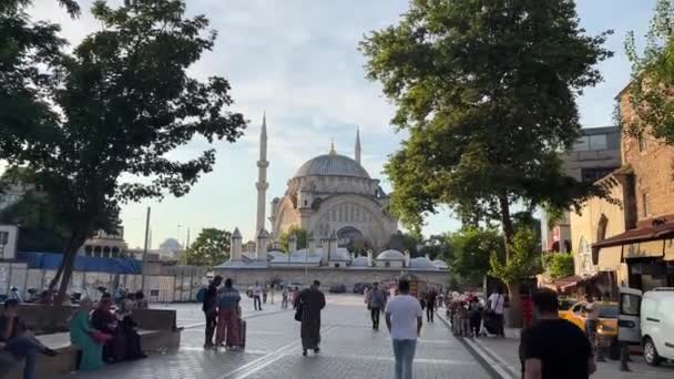 Walking Hagia Sofia Istanbul Summer Day Blue Sky Golden Hour — 图库视频影像