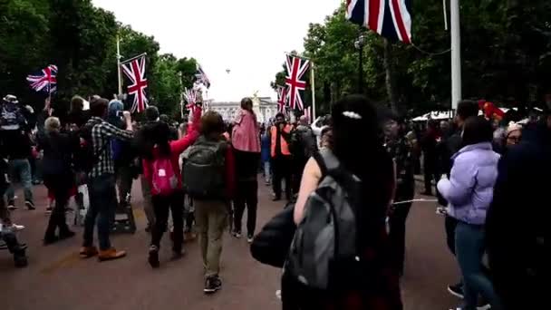 Прогулка Букингемскому Дворцу Королевы Юбилей Мбаппе 2022 Год Лондон Великобритания — стоковое видео