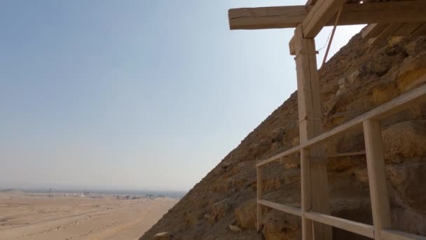 Looking Dahshur Red Pyramid Sunny Cairo Egypt Tilt View — Video