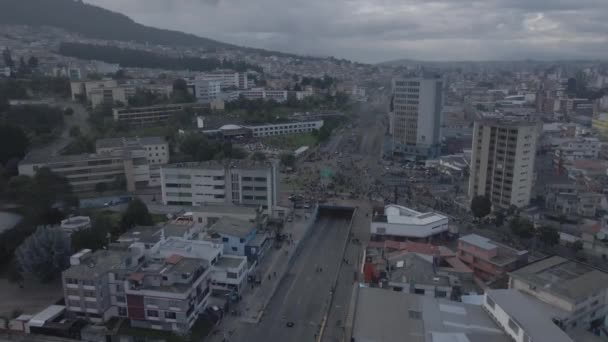 Widok Lotu Ptaka Mieszkańców Quito Ekwadorze Uniwersytet Centralny Strajk Krajowy — Wideo stockowe