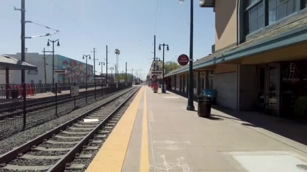 Shot Person Walking Side Walk Empty Railway Station San Francisco — Stock videók