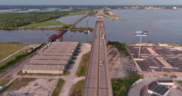 Aerial Cars Traveling Mississippi River Horace Wilkinson Bridge — стоковое видео