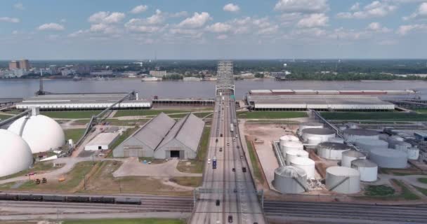 Aerial Cars Driving Horace Wilkinson Bridge Baton Rouge Louisiana — Stockvideo