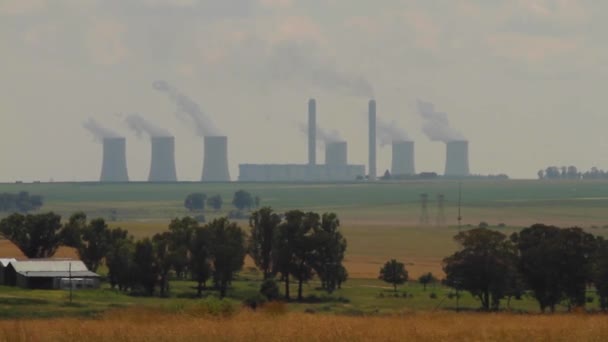 Coal Fired Power Station Farmlands — ストック動画