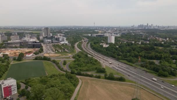 Aerial Time Lapse Busy Traffic German Autobahn A66 Cityscape Frankfurt — Vídeo de Stock